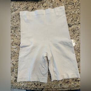 Shapermint ivory High-Waisted Cream Shapewear Shorts xl/2xl no flaws